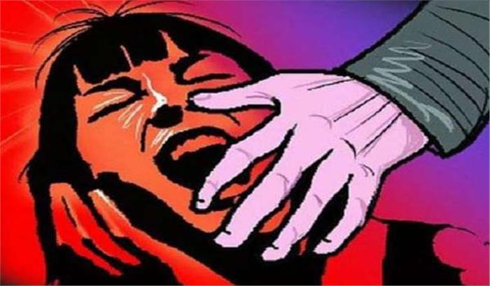घर पहुंचाने के बहाने छात्रा का अपहरण कर दुष्कर्म घर पहुंचाने के बहाने छात्रा का अपहरण कर दुष्कर्म