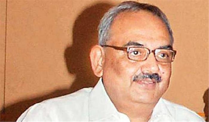 राजीव महर्षि ने नियंत्रक और कैग के रूप में शपथ ली