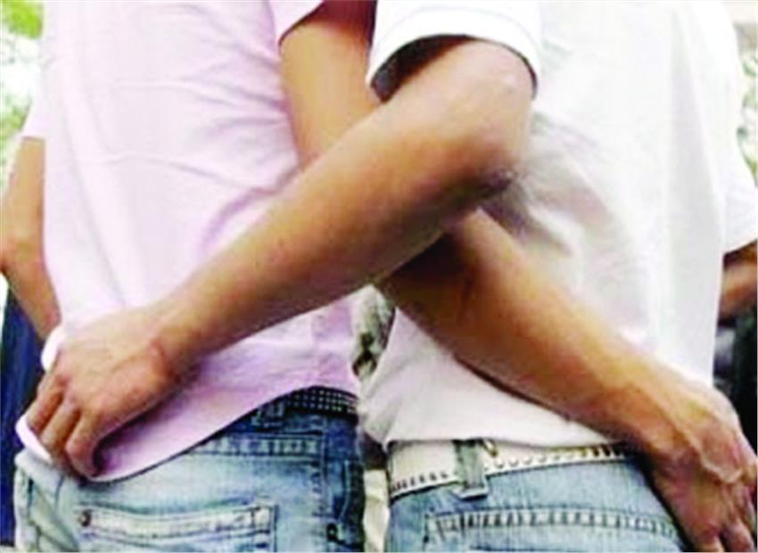 समलैंगिकता अपराध नहीं, सामाजिक, मनोवैज्ञानिक समाधान की जरूरत