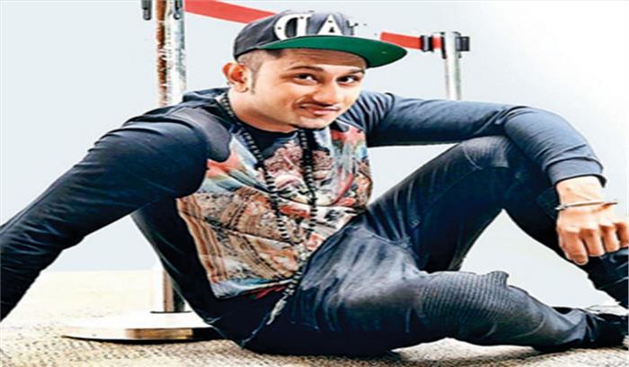 मैं रोजाना स्टूडियो में 12 घंटे काम करता हूं : हनी सिंह