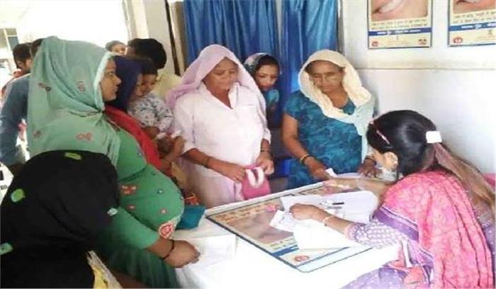 अस्पताल में चिकित्सकों की कमी के कारण मरीज परेशान