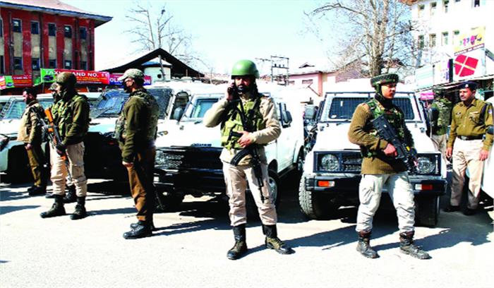 अस्पताल पर हमला कर साथी को छुड़ा ले गए आतंकवादी, दो शहीद