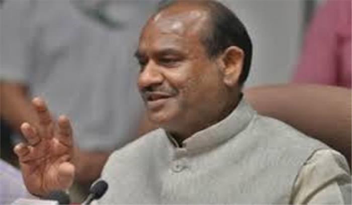 सदन में नारेबाजी, प्लेकार्ड दिखाने से लोकसभा अध्यक्ष नाखुश