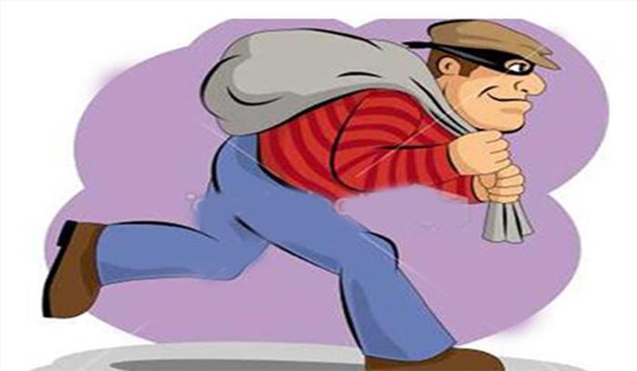 मकान का ताला तोड़ कर घर मे चोरी