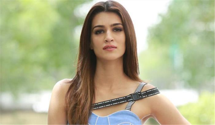 ऋतिक हुए बरेली की बर्फी में कृति सैनन के अभिनय से प्रभावित