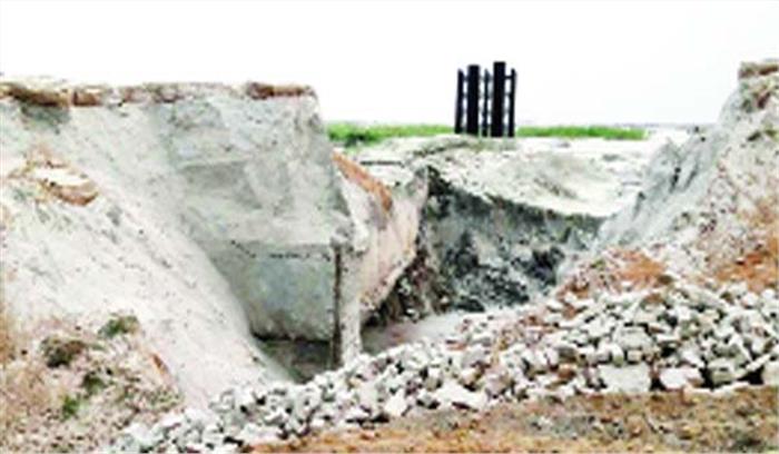 एचटीपीपी के राखड़ बांध का तटबंध फूटा,बही राख