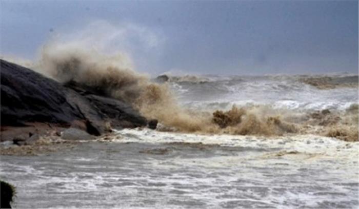चक्रवात तौकते ने महाराष्ट्र तट पर बरपाया कहर, कोई हताहत नहीं