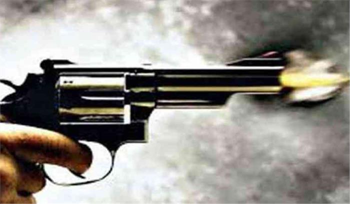 पति ने की पत्नी की गोली मारकर हत्या पति ने की पत्नी की गोली मारकर हत्या