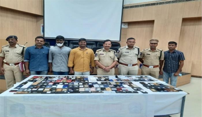 हैदराबाद पुलिस ने 200 लापता फोन सही मालिकों तक पहुंचाया