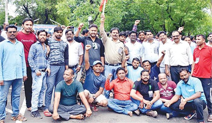 तेलंगाना में आयुध फैक्ट्री के लाखों कर्मियों की हड़ताल जारी