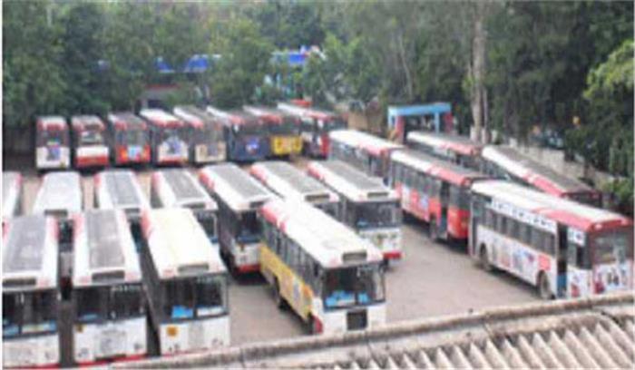 टीएसआरटीसी चालक ने खुद को आग लगाकर आत्महत्या की टीएसआरटीसी चालक ने खुद को आग लगाकर आत्महत्या की