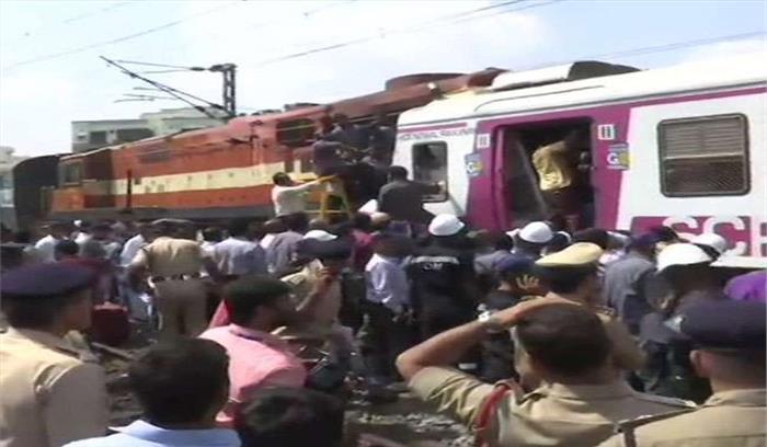हैदराबाद में दो ट्रेनों की टक्कर में 10 घायल हैदराबाद में दो ट्रेनों की टक्कर में 10 घायल