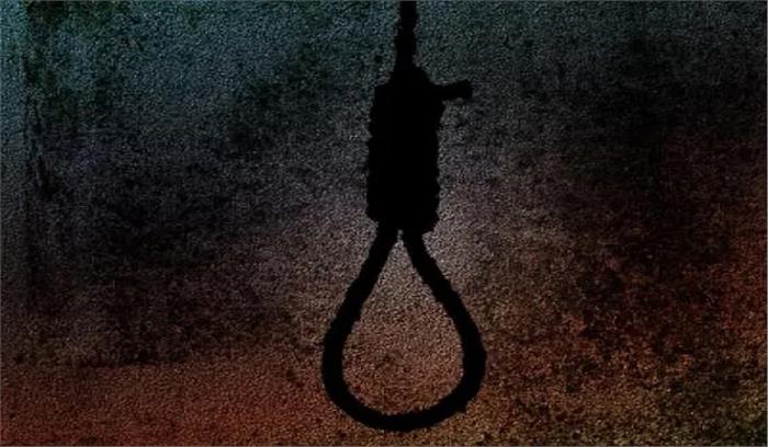 हैदराबाद में परिवार के 4 लोगों ने आत्महत्या की