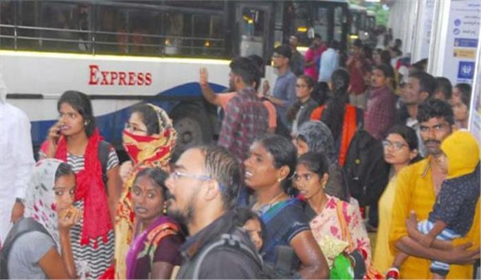 टीएसआरटीसी की हड़ताल शुरू, बसों का संचालन बंद टीएसआरटीसी की हड़ताल शुरू, बसों का संचालन बंद