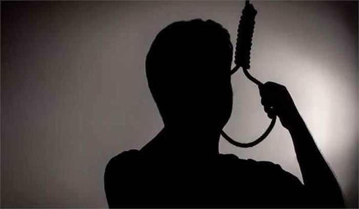 आईआईटी दिल्ली कैंपस में मृत मिले एक ही परिवार के 3 सदस्य आईआईटी दिल्ली कैंपस में मृत मिले एक ही परिवार के 3 सदस्य