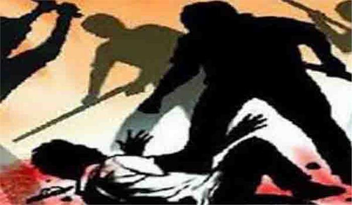 आईपीएस उदय किरण का छात्राओं ने किया बचाव आईपीएस उदय किरण का छात्राओं ने किया बचाव