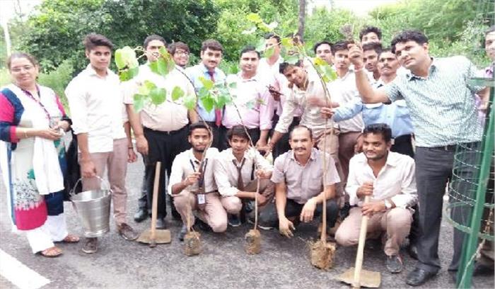 शहरवासियों को पर्यावरण के प्रति किया जा रहा जागरुक