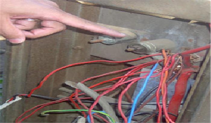 अवैध बिजली कनेक्शन के खिलाफ अभियान