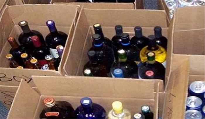 बिहार :लग्जरी बस से मिली 230 कार्टन शराब जब्त