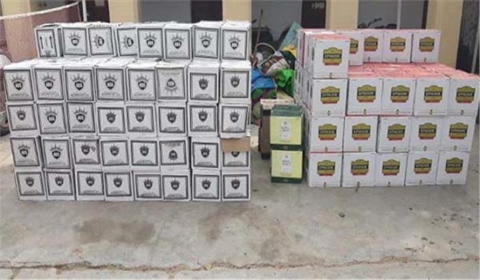 अवैध शराब की 313 पेटियां जब्त, 3 गिरफ्तार अवैध शराब की 313 पेटियां जब्त, 3 गिरफ्तार