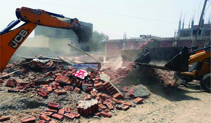 गढ़ी चौखंडी में 600 वर्ग मीटर जमीन को कराया अवैध कब्जा मुक्त