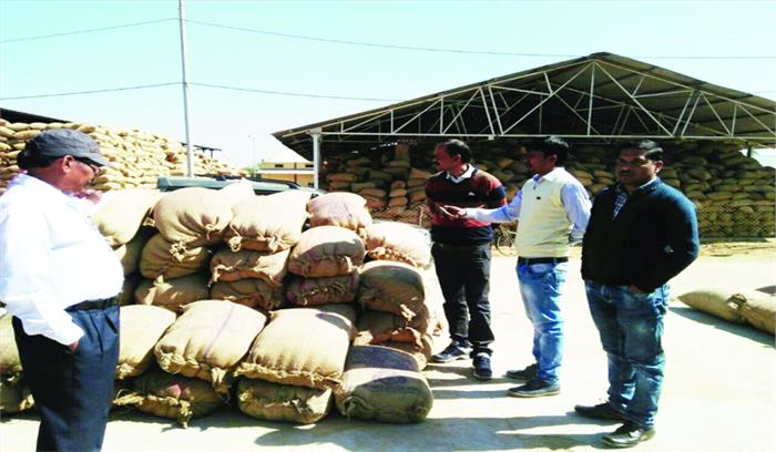 अवैध रूप से धान बेचने वालों पर एफआईआर दर्ज करने की तैयारी