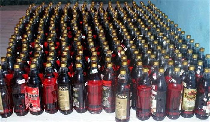 4 लीटर शराब के साथ आरोपी गिरफ्तार