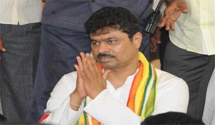 तेदेपा सांसद के आवास और दफ्तरों पर आयकर विभाग का छापा तेदेपा सांसद के आवास और दफ्तरों पर आयकर विभाग का छापा