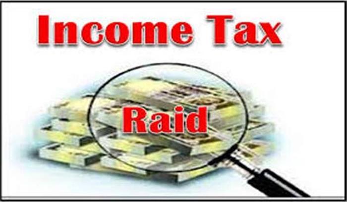 आयकर का शशिकला और दिनाकरन के संबंधियों के ठिकानों पर छापे