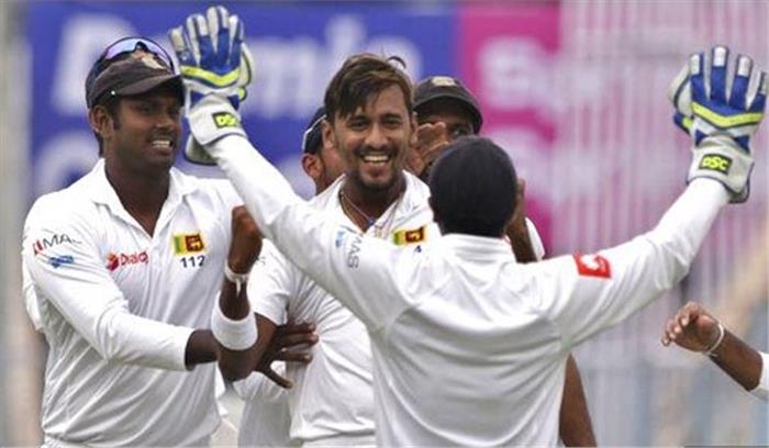 कोलकाता टेस्ट :  बारिश और खराब रोशनी के कारण दिन का खेल जल्दी खत्म