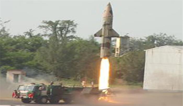 भारत ने पृथ्वी-2 मिसाइल का एक और रात्रि परीक्षण किया भारत ने पृथ्वी-2 मिसाइल का एक और रात्रि परीक्षण किया