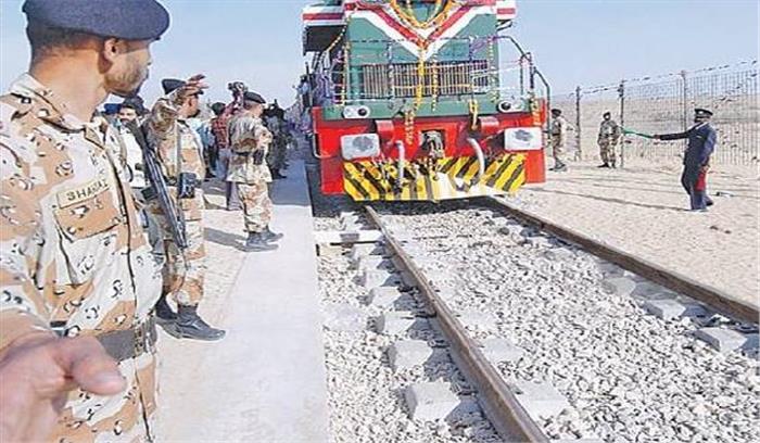 थार एक्सप्रेस दुर्घटना होने से बाल-बाल बची