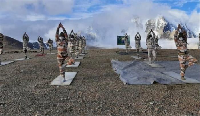 आईटीबीपी ने भारत-चीन सीमा पर 18,800 फीट पर योगाभ्यास किया