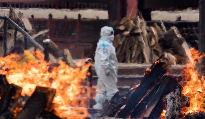 बीते 24 घंटे में देश में 1.52 लाख से ज्यादा कोरोना केस, 3,128 लोगों की मौत