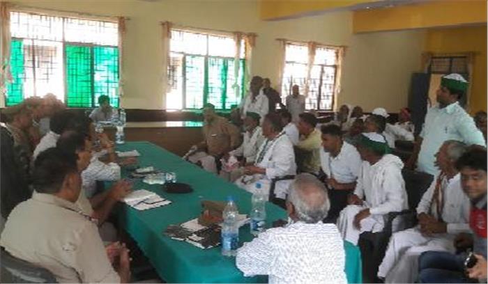 जिले को सूखाग्रस्त घोषित करने की मांग