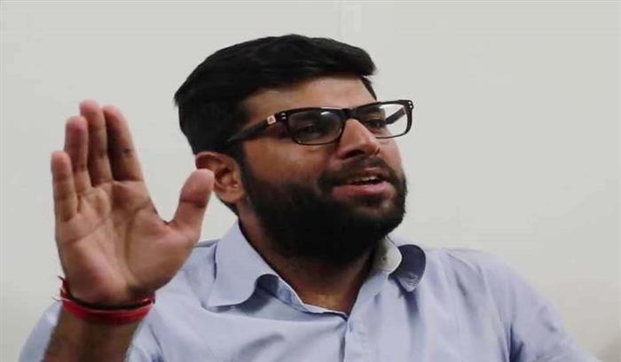 मेरे खिलाफ पार्टी के कुछ लोग साजिश कर रहे हैं: दिग्विजय चौटाला