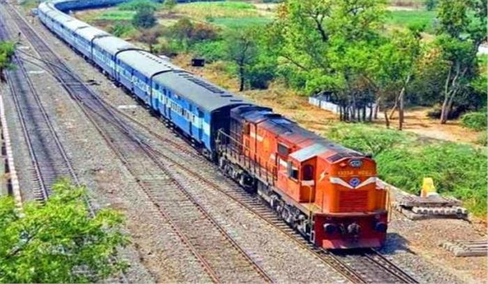 रेलवे ने आज चलने वाली 545 ट्रेनें रद्द की