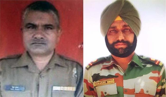 शहीद जवानों के पार्थिव शरीर पर पुष्पचक्र अर्पित किये