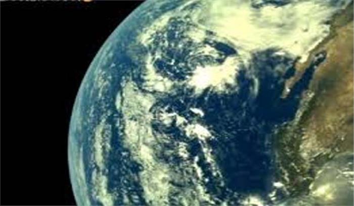 इसरो ने चंद्रयान-2 से ली गईं पृथ्वी की तस्वीरें की साझा इसरो ने चंद्रयान-2 से ली गईं पृथ्वी की तस्वीरें की साझा