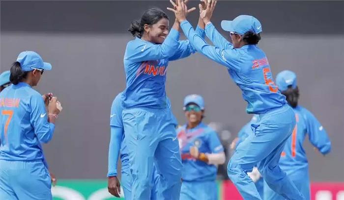 महिला क्रिकेट : इंग्लैंड के सामने जीत के लिए 203 रनों का लक्ष्य​​​​​​​