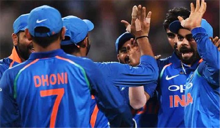 नागपुर वनडे में भारत ने आस्ट्रेलिया को 242 रनों पर रोका 