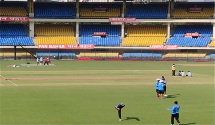 इंदौर में पिंक बॉल के साथ ट्रेनिंग करेगी भारतीय टीम इंदौर में पिंक बॉल के साथ ट्रेनिंग करेगी भारतीय टीम