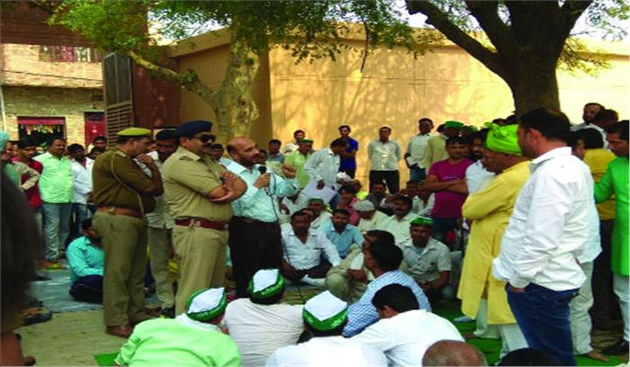 भाकियू लोक शक्ति ने दनकौर कोतवाली पर किया प्रदर्शन