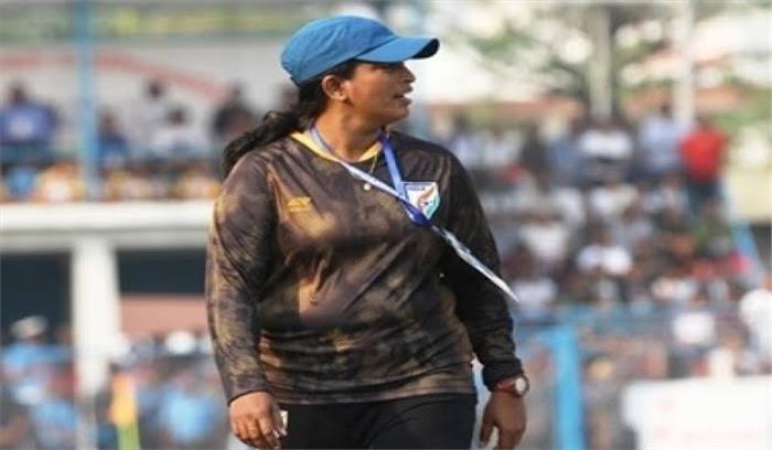 दक्षिण एशियाई खेलों में खिताब बचाने महिला फुटबाल टीम नेपाल पहुंची दक्षिण एशियाई खेलों में खिताब बचाने महिला फुटबाल टीम नेपाल पहुंची