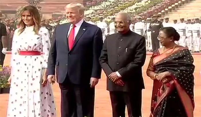 ट्रंप, मेलानिया का राष्ट्रपति भवन में हुआ स्वागत