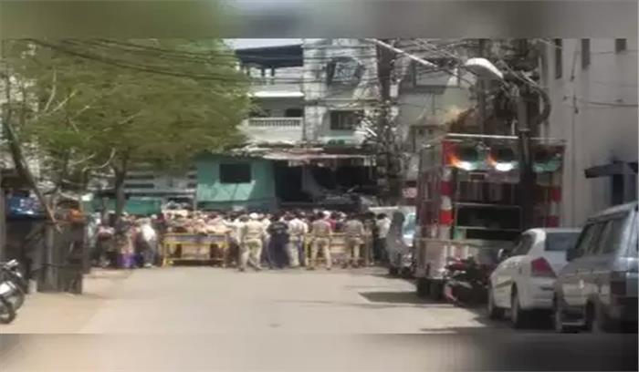 इंदौर में बीमार मरीज की जांच को पहुंची टीम पर हमला