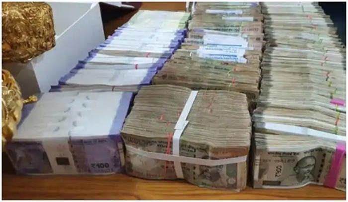 इंदौर में ऑनलाइन सट्टेबाजी का खुलासा, 1 करोड़ 31 लाख नगद बरामद