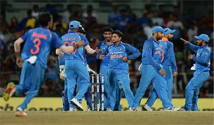 इंदौर वनडे : भारत को मिला 294 रनों का लक्ष्य