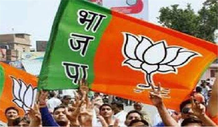 भाजपा के आशीर्वाद यात्रा के दौरान कार्यकर्ताओं में मारपीट