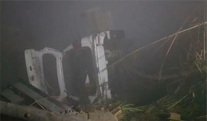 इंदौर में रिमोट संचालित लिफ्ट पलटी, उद्योगपति पुनीत अग्रवाल सहित 6 की मौत इंदौर में रिमोट संचालित लिफ्ट पलटी, उद्योगपति पुनीत अग्रवाल सहित 6 की मौत